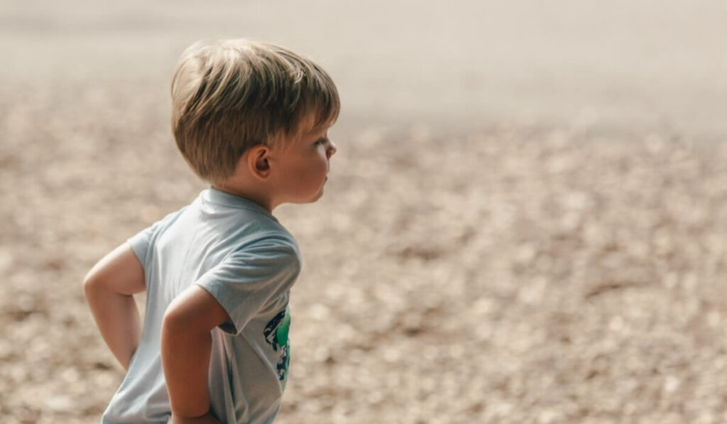 little-blond-boy-running-holding-his-pants-up (1)